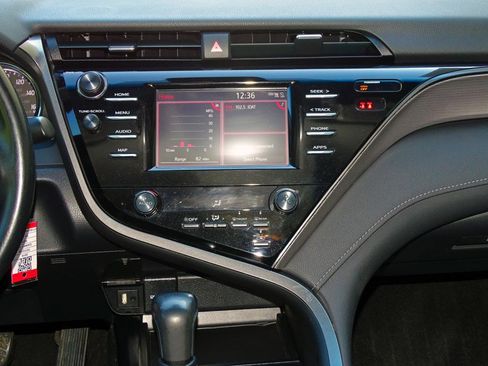 Used 2019 Toyota Camry SE w/ Carpet Mat Package image 20