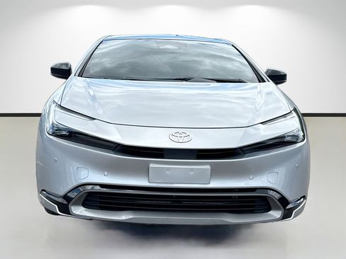 Used 2024 Toyota Prius Limited image 8
