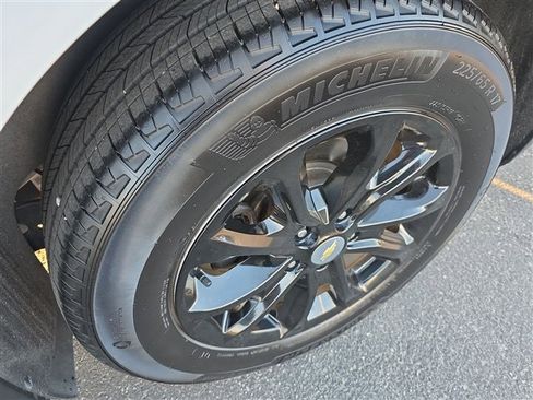 Used 2020 Chevrolet Equinox LS w/ LS Convenience Package image 17