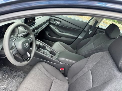 Used 2025 Honda Accord SE image 15