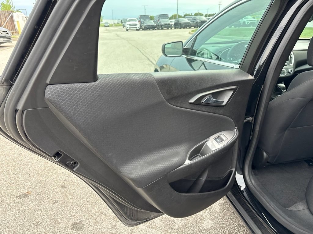 Used 2025 Chevrolet Malibu LT FWD image 18