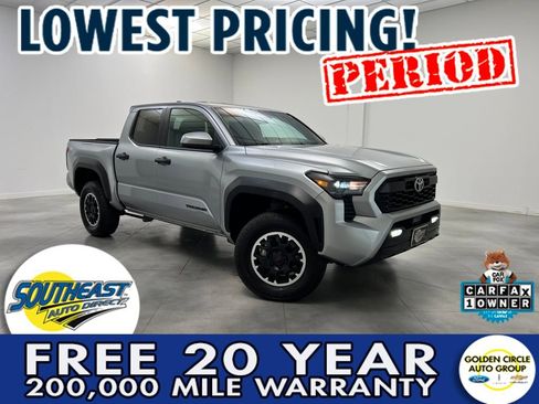 Used 2024 Toyota Tacoma TRD Off-Road AWD/4WD image 1