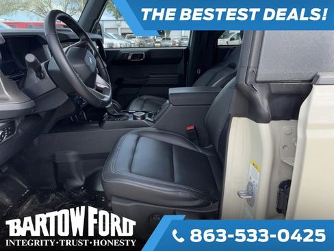 Used 2025 Ford Bronco Badlands image 9
