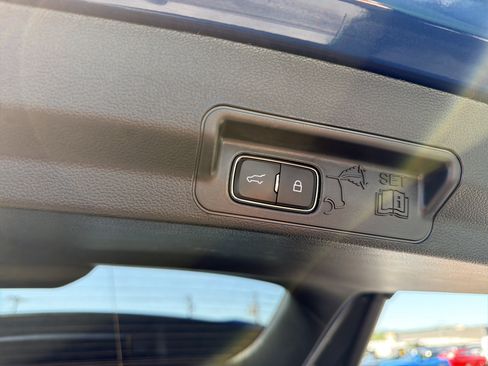 Used 2023 Ford Explorer XLT w/ Equipment Group 202A AWD/4WD image 27