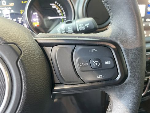 Used 2023 Jeep Wrangler Unlimited w/ Sun & Screen Package AWD/4WD image 25