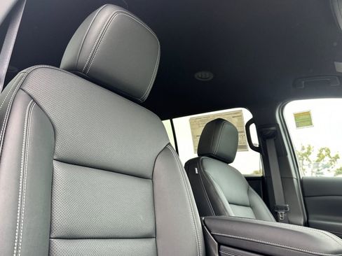 New 2025 Chevrolet Traverse LT w/ Enhanced Driving Package image 18