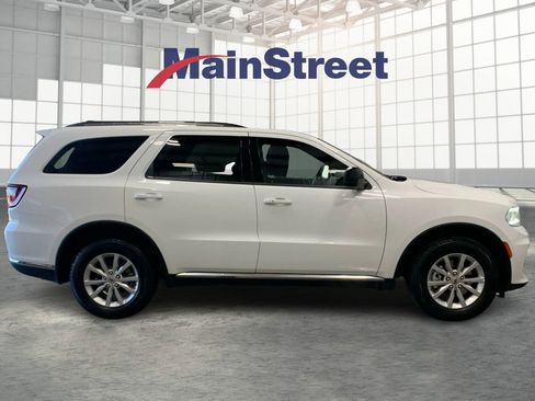 Used 2024 Dodge Durango SXT image 6