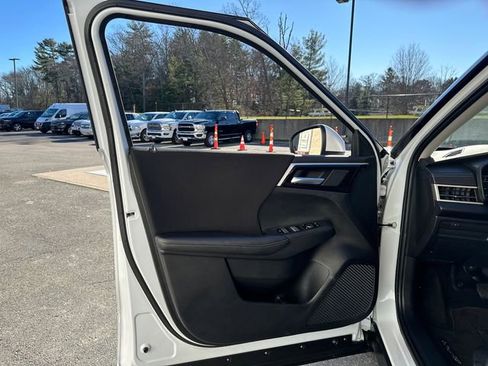 Used 2024 Mitsubishi Outlander ES image 23