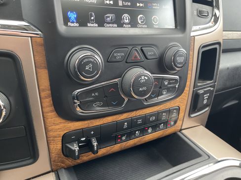 Used 2017 RAM 3500 Laramie Longhorn image 21