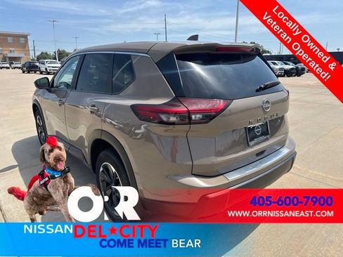Used 2025 Nissan Rogue SV FWD image 3