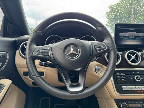 Used 2018 Mercedes-Benz CLA 250 image 24
