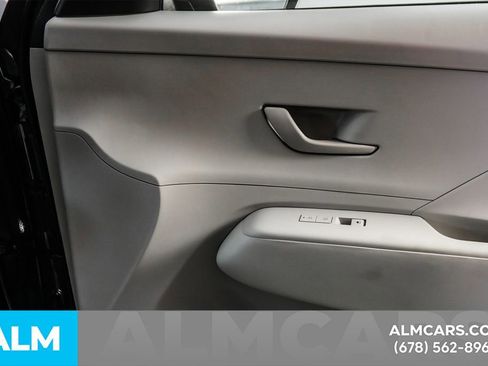 Used 2025 Hyundai Kona SE image 45