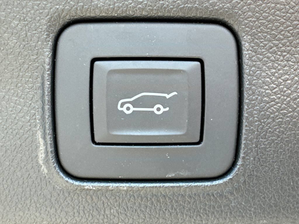 Used 2024 Chevrolet TrailBlazer ACTIV w/ Convenience Package FWD image 21