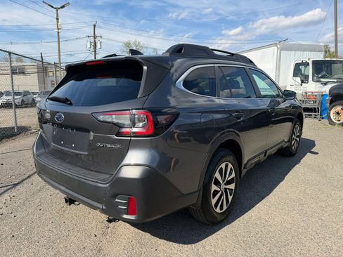 Used 2021 Subaru Outback Premium image 4