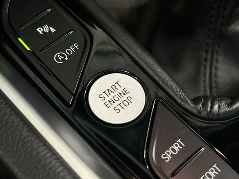 Used 2025 BMW Z4 M40i w/ Edition RWD image 28