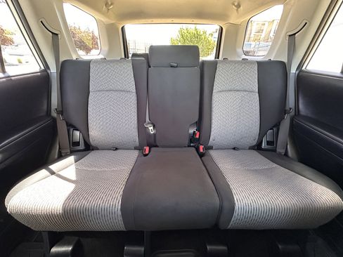 Used 2018 Toyota 4Runner SR5 AWD/4WD image 46