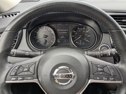 Used 2020 Nissan Rogue SV image 33