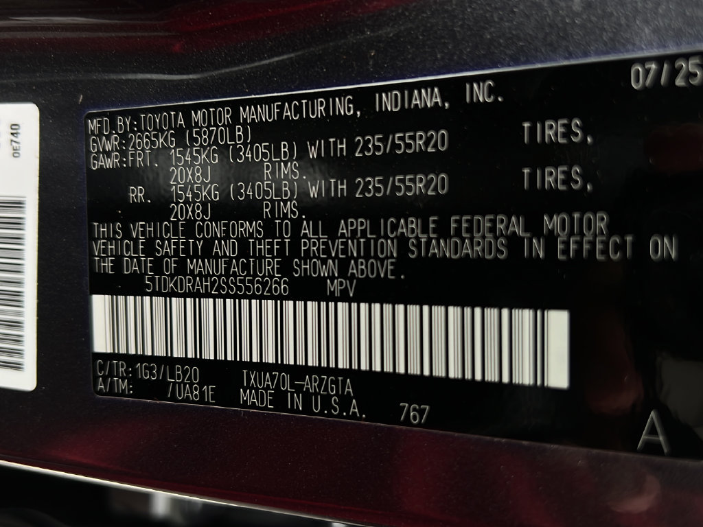 Used 2025 Toyota Highlander Limited FWD image 27