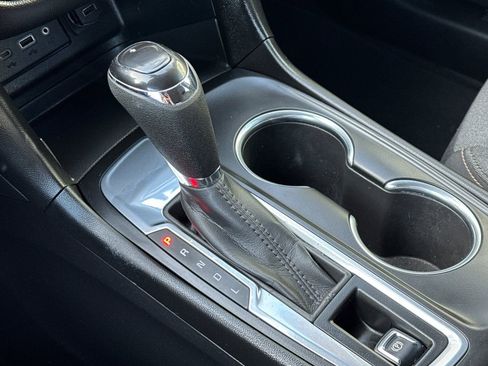 Used 2020 Chevrolet Equinox LT image 26