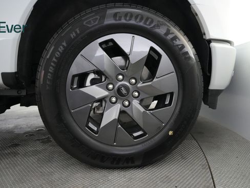 Used 2024 Ford F150 Lightning Flash image 14