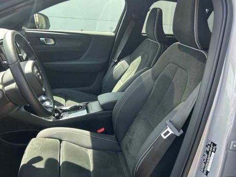 Used 2023 Volvo C40 P8 Recharge Plus image 4