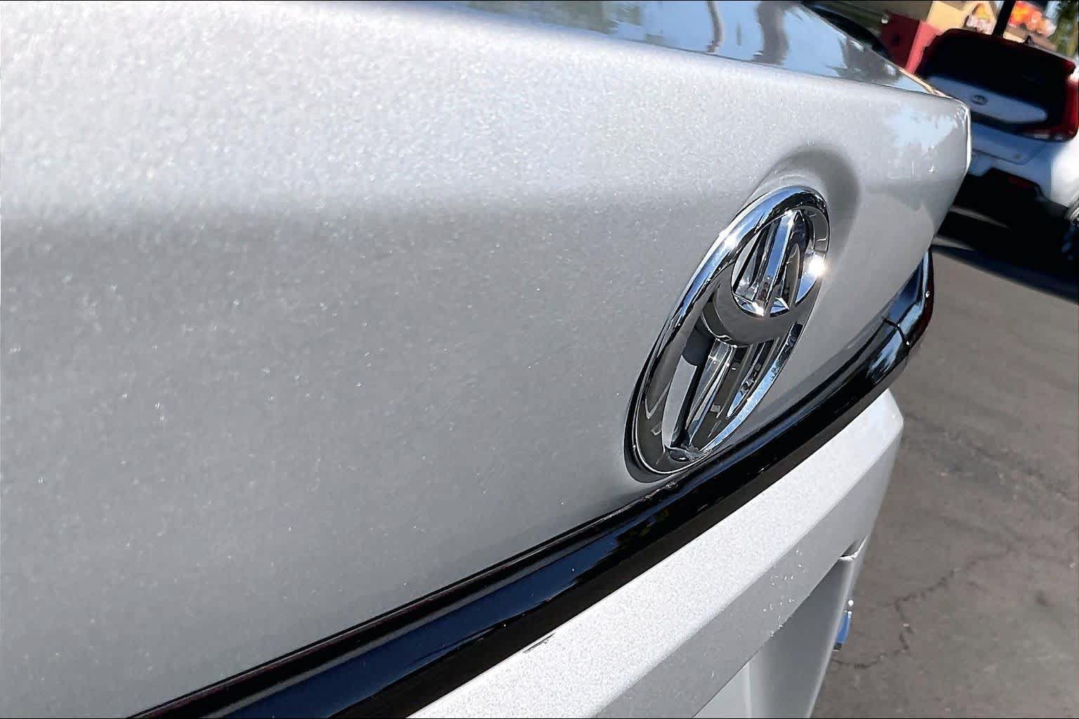 Used 2024 Toyota Corolla LE FWD image 29