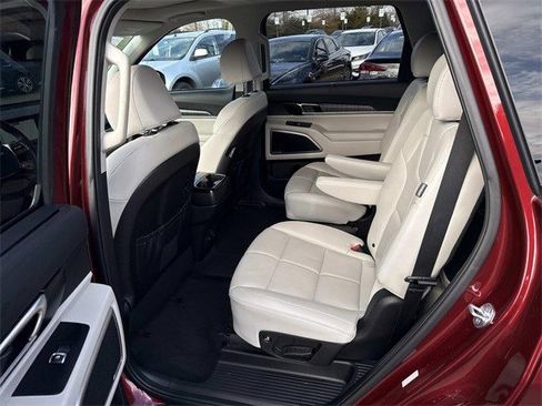 Used 2023 Kia Telluride EX w/ EX Captain's Chair Package image 17