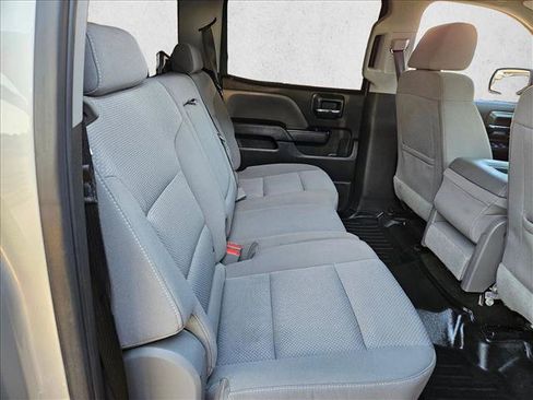Used 2018 Chevrolet Silverado 1500 Custom w/ Custom Value Package AWD/4WD image 18