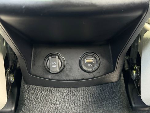 Used 2022 Kia Sorento S w/ Panoramic Sunroof Package FWD image 32