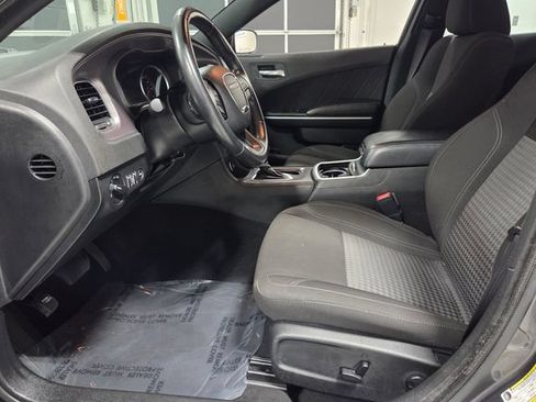 Used 2023 Dodge Charger SXT RWD image 5