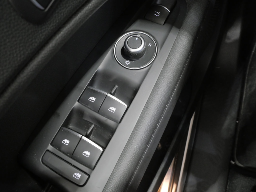 Used 2023 Alfa Romeo Stelvio Veloce AWD/4WD image 13