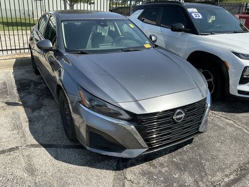 Used 2023 Nissan Altima 2.5 S FWD image 5