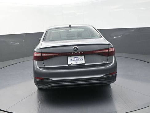 New 2026 Volkswagen Jetta SE image 9
