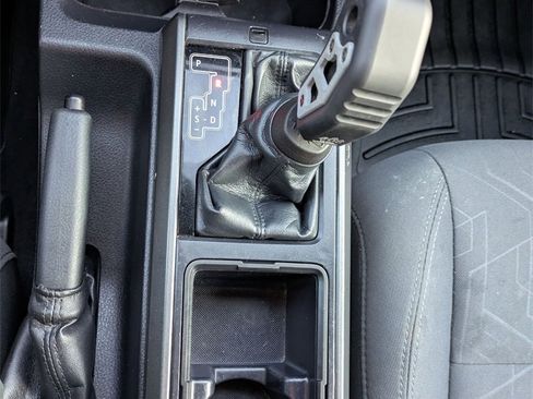 Used 2017 Toyota Tacoma TRD Sport image 28