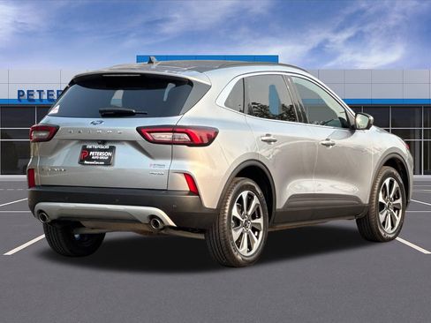 Used 2024 Ford Escape Platinum AWD/4WD image 4