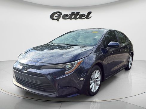 Used 2024 Toyota Corolla LE w/ LE Convenience Package FWD image 1