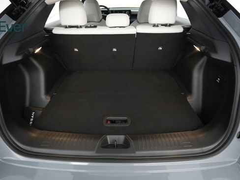 Used 2026 Nissan Leaf Platinum+ w/ Floor Mat Package (Platinum+) FWD image 8