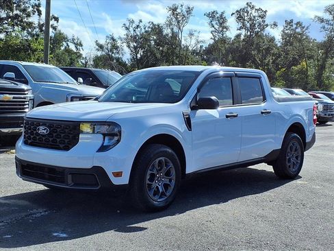 Used 2025 Ford Maverick XLT image 3