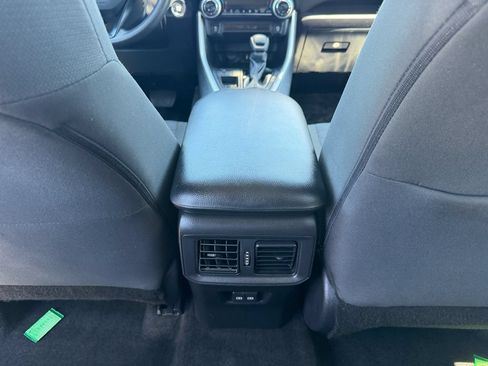 Used 2022 Toyota RAV4 XLE FWD image 24