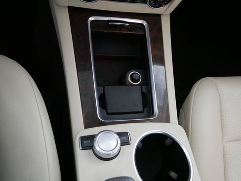 Used 2013 Mercedes-Benz GLK 350 4MATIC image 30