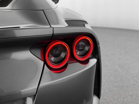 Used 2021 Ferrari 812 GTS image 46