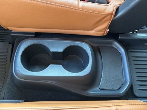 Used 2023 Toyota Highlander Platinum image 24