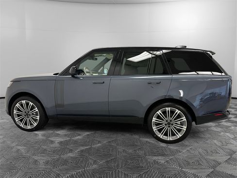 New 2026 Land Rover Range Rover SE image 2