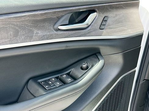 New 2026 Jeep Grand Cherokee Limited RWD image 13