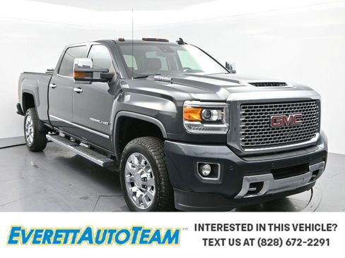 Used 2017 GMC Sierra 2500 Denali w/ Duramax Plus Package AWD/4WD image 1