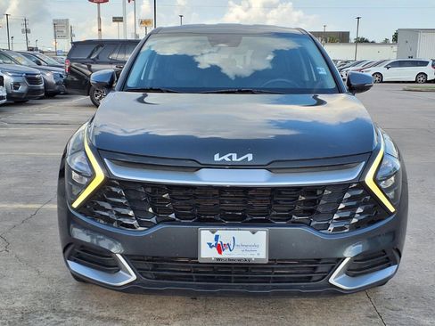Used 2023 Kia Sportage EX FWD image 2