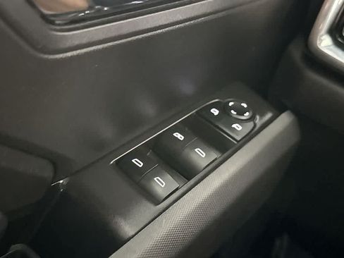Used 2024 GMC Canyon Elevation w/ Convenience Package RWD image 16