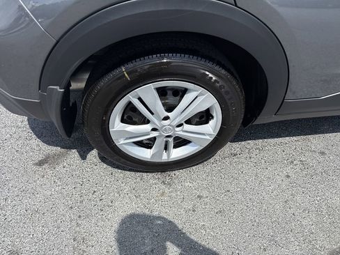 New 2025 Nissan Kicks Play S image 23