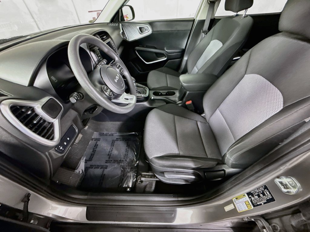 Used 2023 Kia Soul LX FWD image 24