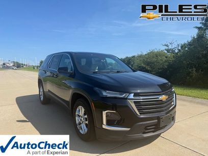 Used 2023 Chevrolet Traverse LS